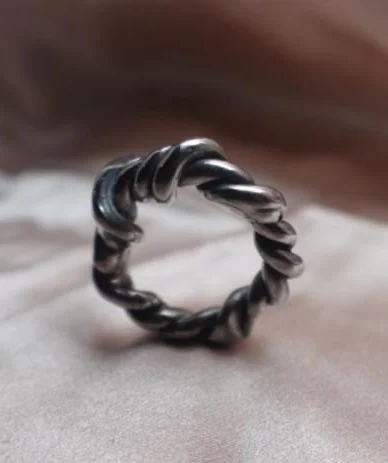 The Cable ring, view 3
